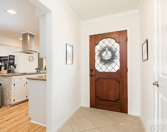 4th image of 32 Lebrun Ct