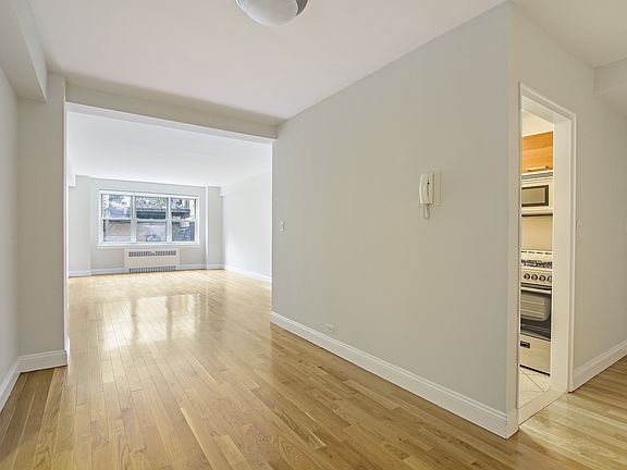 4th image of 41 Park Ave APT 2B