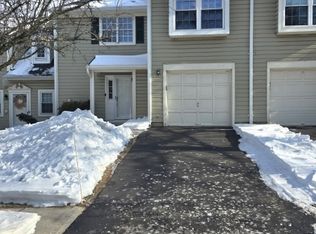 177 Hyde Park Rd, Somerset, NJ 08873