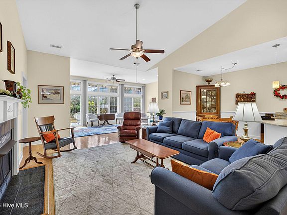 4th image of 3006 Braewood Court