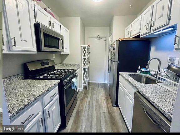 2nd image of 1830 Columbia Pike APT 215