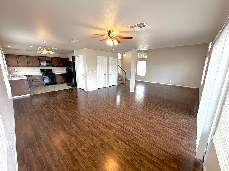 8346 Fame Ave — Photo 7