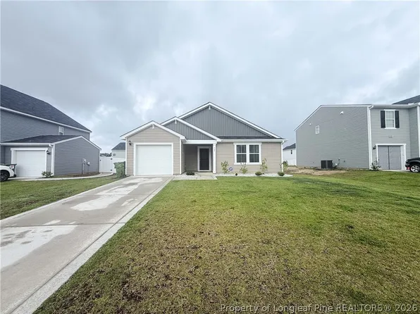 127 Arlington Dr, Raeford, NC 28376