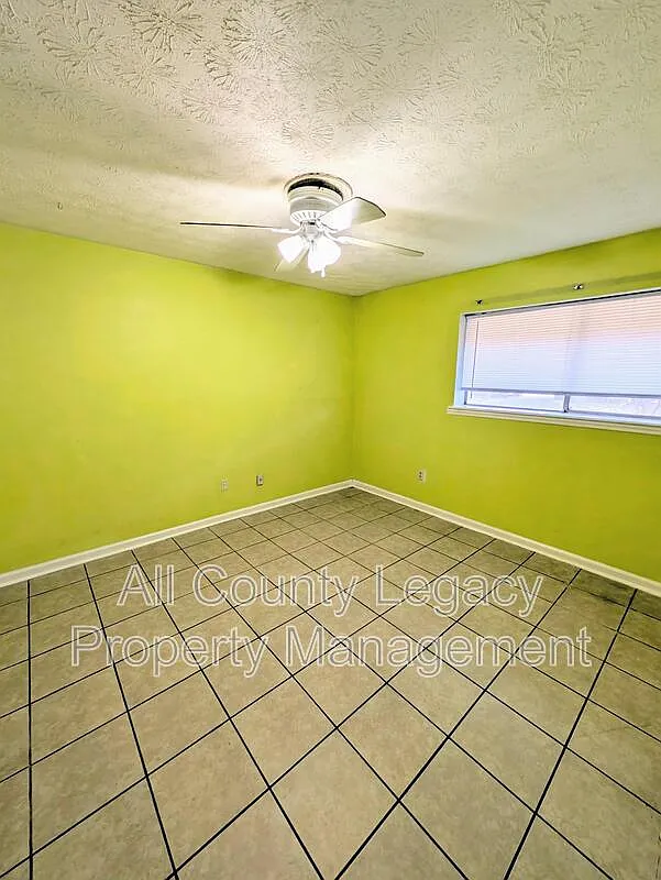 3 bed, 2.0 bath, 1336 sqft, $1,395 — Photo 4