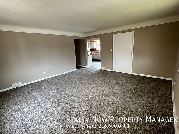 5th image of 19450 Lake Shore Blvd #2