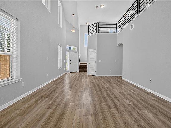 4th image of 11200 El Capitan Dr
