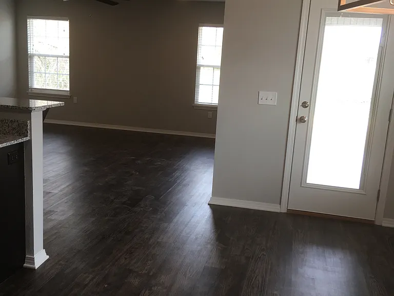6712 Veterans Ave — Photo 3