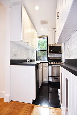 Rented by Bohemia Realty Group | media 32