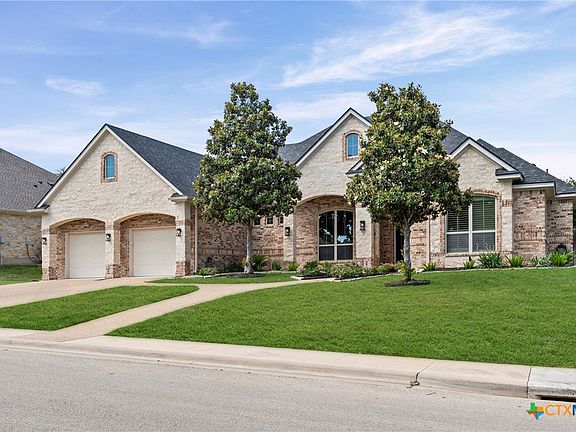 2nd image of 2204 Deerfield Dr