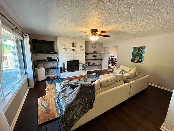 3rd image of 2909 Grand Blvd #A
