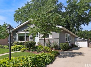 219 Harding Ave, Libertyville, IL 60048