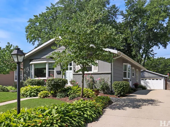 219 Harding Ave, Libertyville, IL 60048