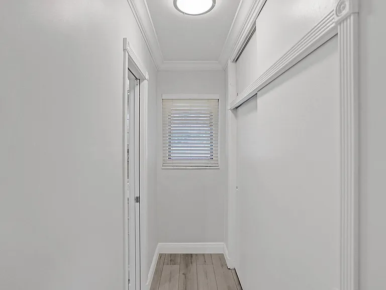 470 SE 4th Ct — Photo 22