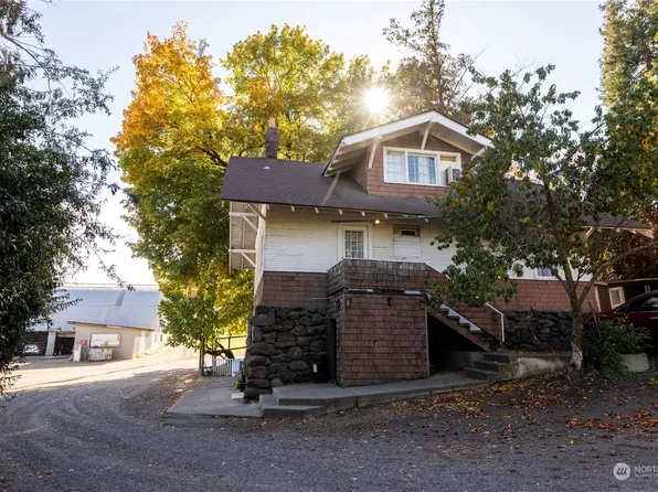 203 Painted Rocks Drive, Yakima, WA 98908