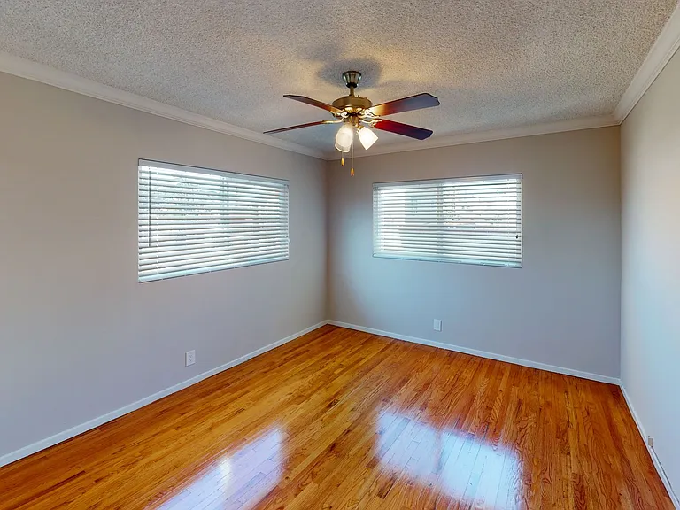 Washington Apartments — Photo 14