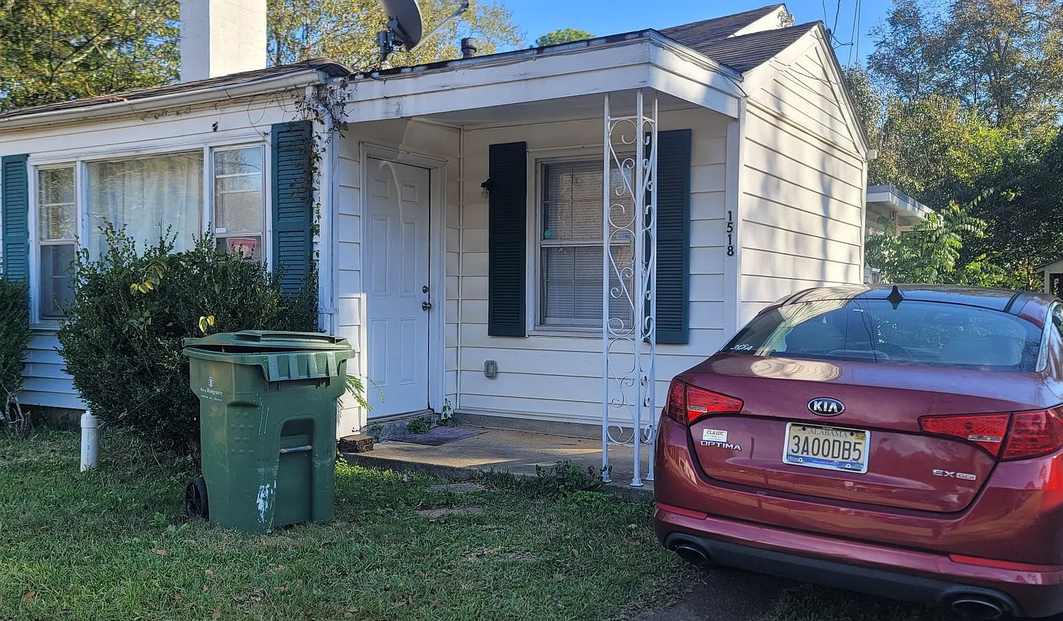 3 bedroom 1 bath — Photo 2