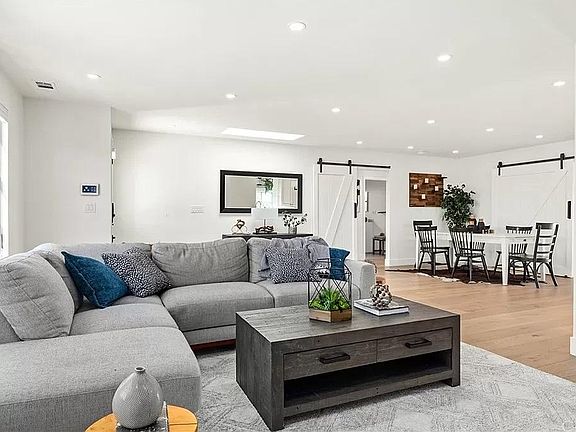 4th image of 3498 Cabrillo Blvd