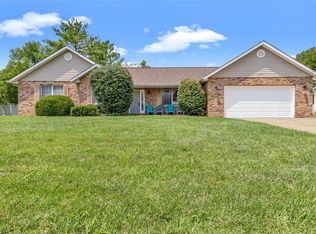 1004 Bradington Ct, Columbia, IL 62236