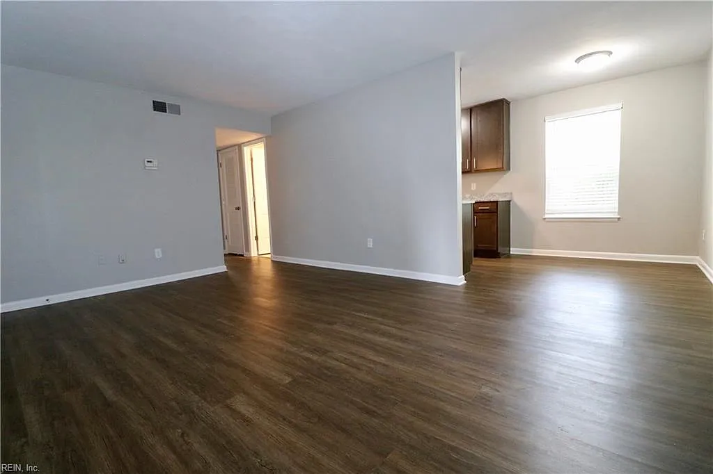 Building Photo - 395 Terrace Ave #103