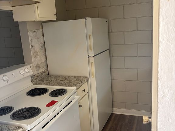 3rd image of 1007 E Holland Ave APT A