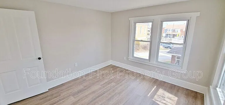 20 W Jackson St — Photo 24
