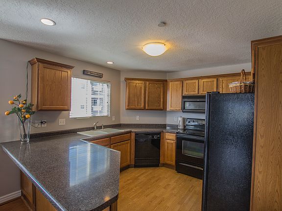 3rd image of 3956 W Romney Park Dr APT F8