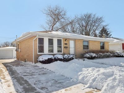 5313 Highwood DRIVE, Racine, WI, 53406