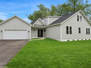 804 Sheridan Dr, Wauconda, IL