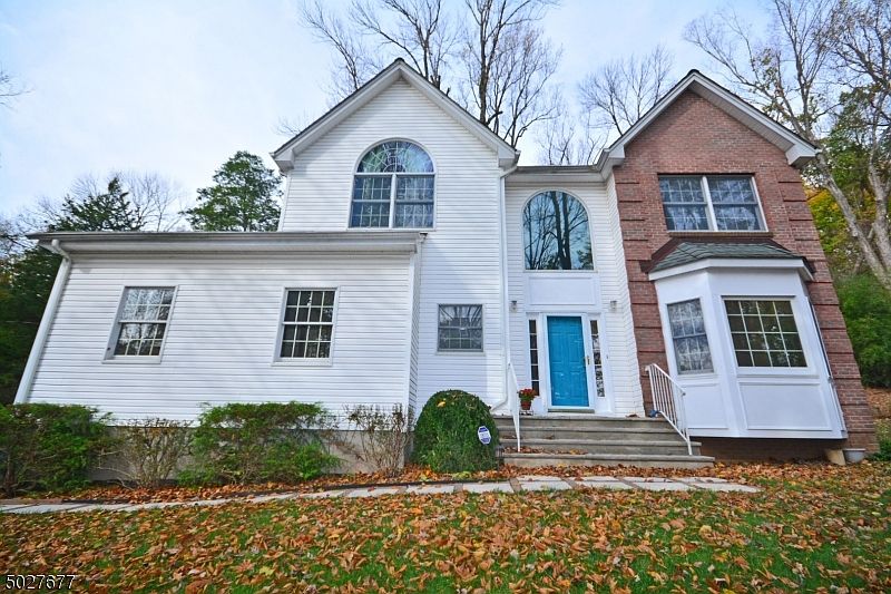 1st image of 66 Dogwood Ln