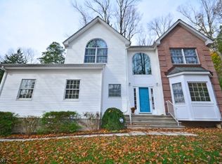 66 Dogwood Ln, Watchung, NJ 07069