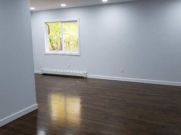 5th image of 50 Comerford St
