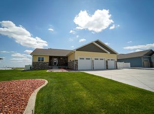 1715 Rainbow Rd, Grand Island, NE 68801