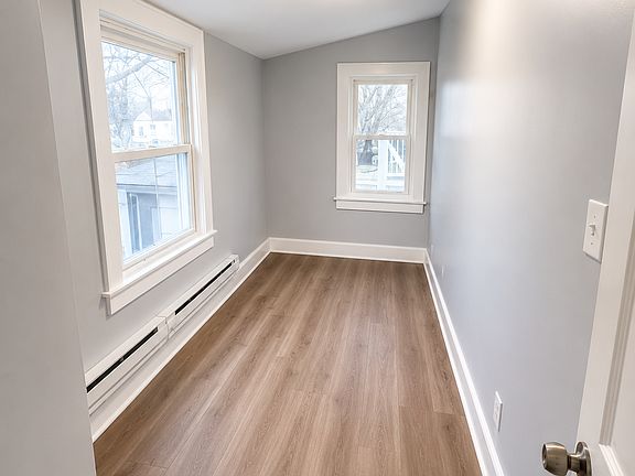 4th image of 182 Dewey St #2C