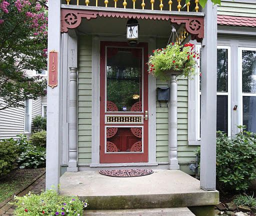 3rd image of 131 Pope St