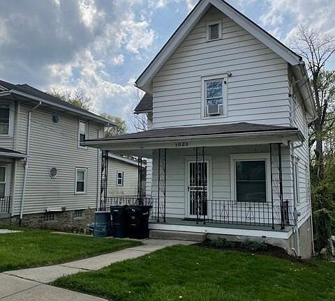 2nd image of 1023 Fairbanks Ave