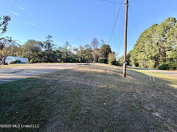 5th image of 94 Pete Barham Rd