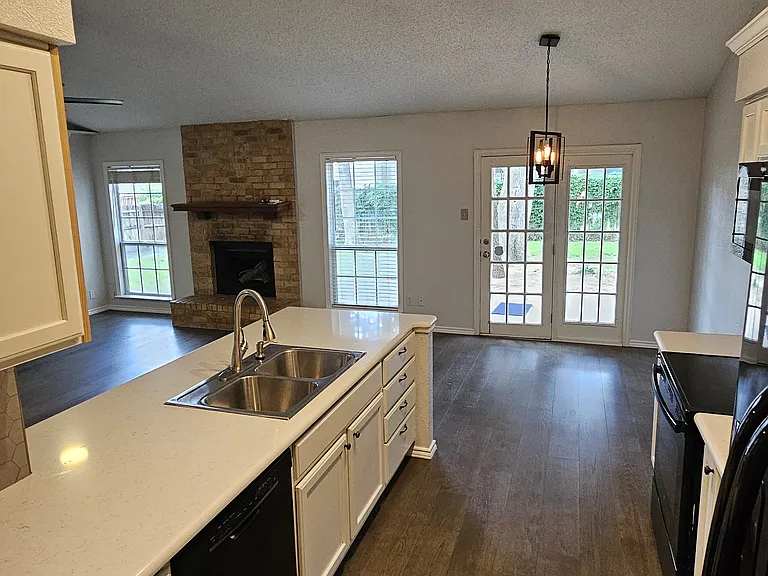 416 Thorn Wood Dr — Photo 5