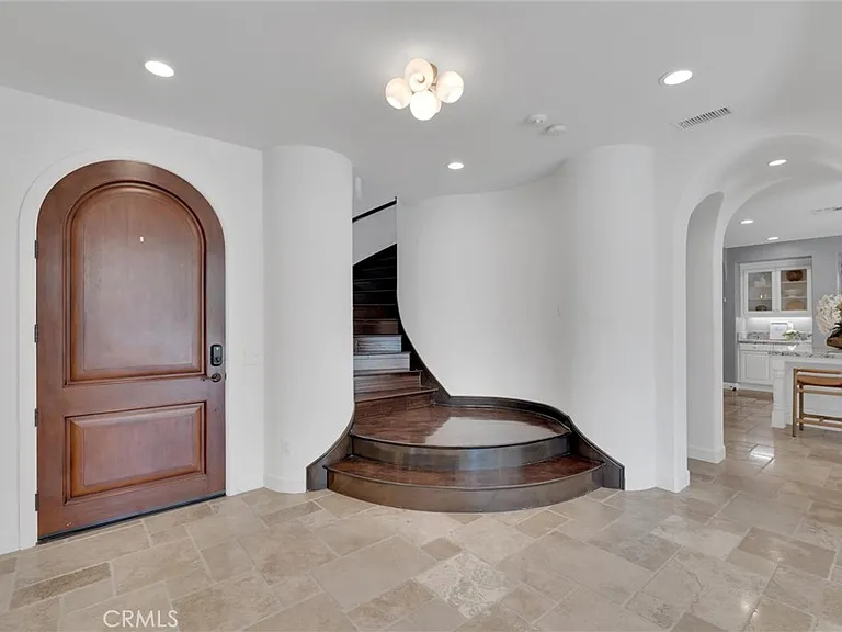510 E Viewcrest Dr — Photo 9
