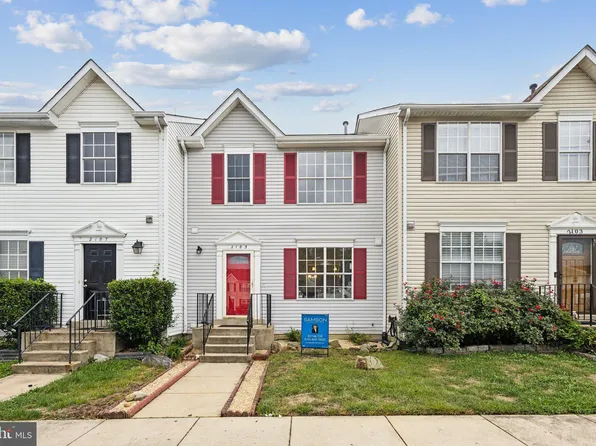 2105 Fort Donelson Ct, Dumfries, VA 22026