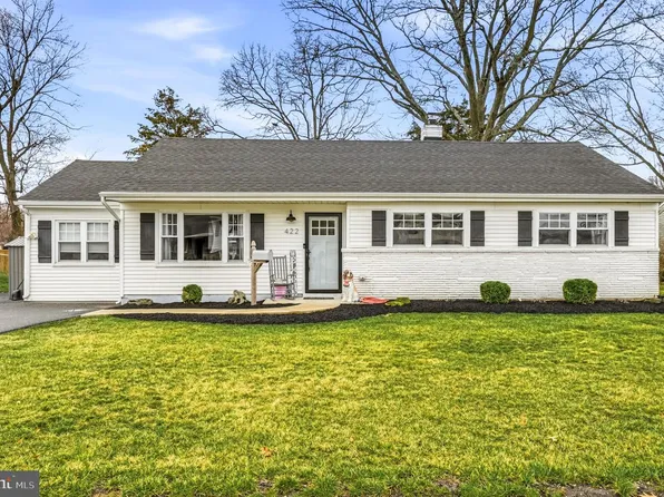 422 Chapel Ave E, Cherry Hill, NJ 08034