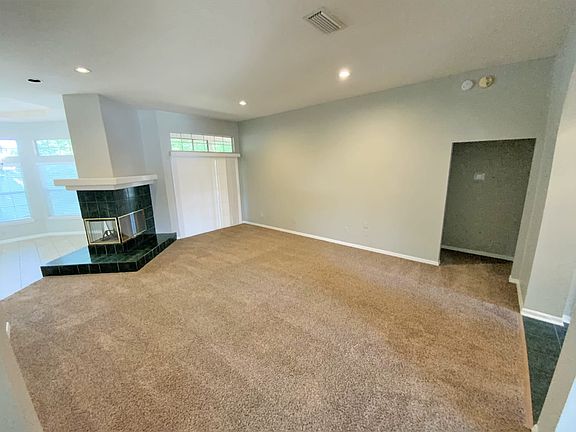 2nd image of 2831 Everholly Ln