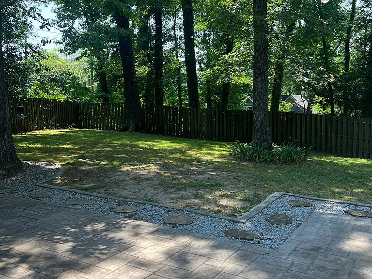 707 Warwick Rd — Photo 5