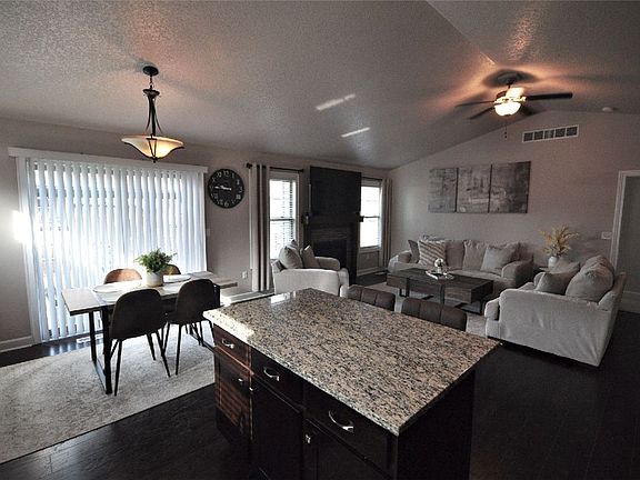 4th image of 175 SE Stone Prairie Dr