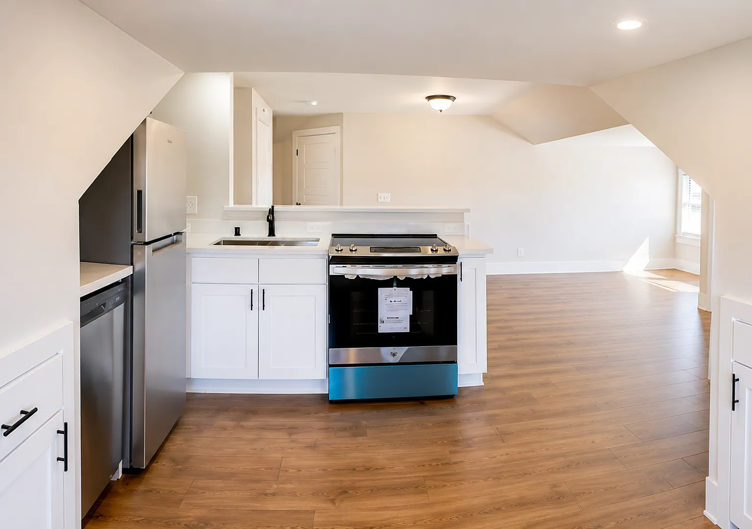 Kitsap Inn Apartments — Photo 3