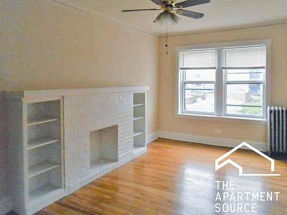 3rd image of 2609 W Gunnison St