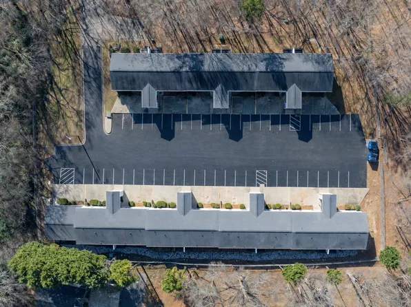 Tastefully Renovated 2BD Home with WiFi & Washer/Dryer Included | 1 Month Free on a 13-Month Lease!!, 910 Davis Ave #04eff3fb0, Gastonia, NC 28054