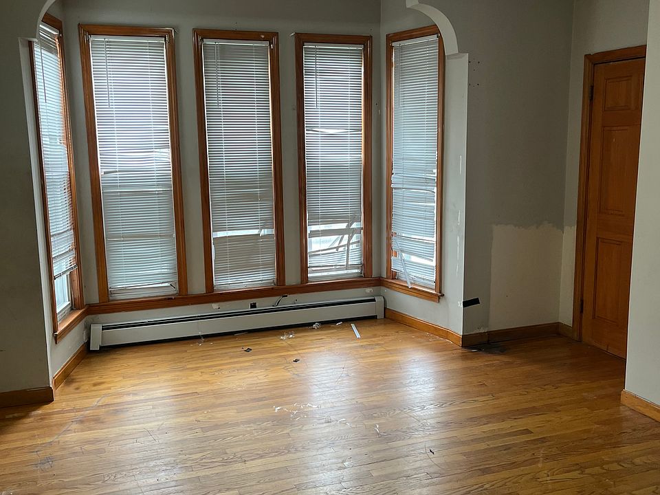 Building Photo 3