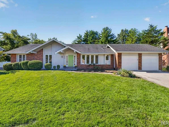 1455 Sycamore Manor Dr, Chesterfield, MO 63017