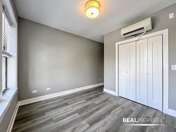 3rd image of 3935 N Janssen Ave APT 1E