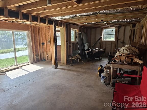 4th image of 2162 Clyde Rd
